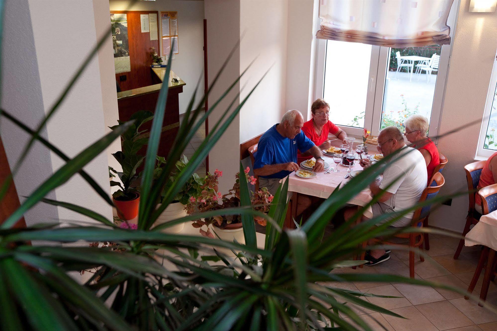 Villa Vinka Tučepi Buitenkant foto