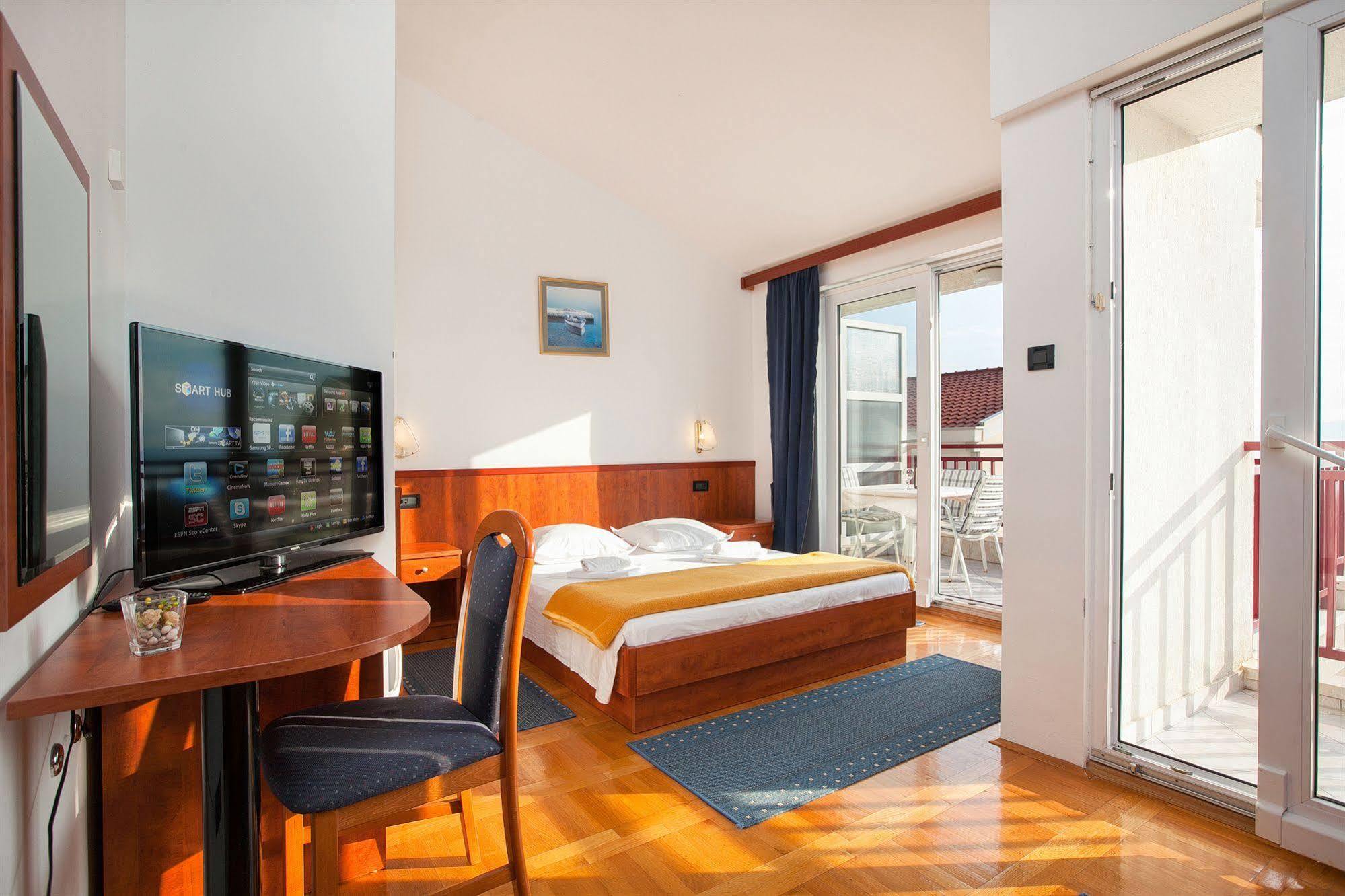 Villa Vinka Tučepi Buitenkant foto