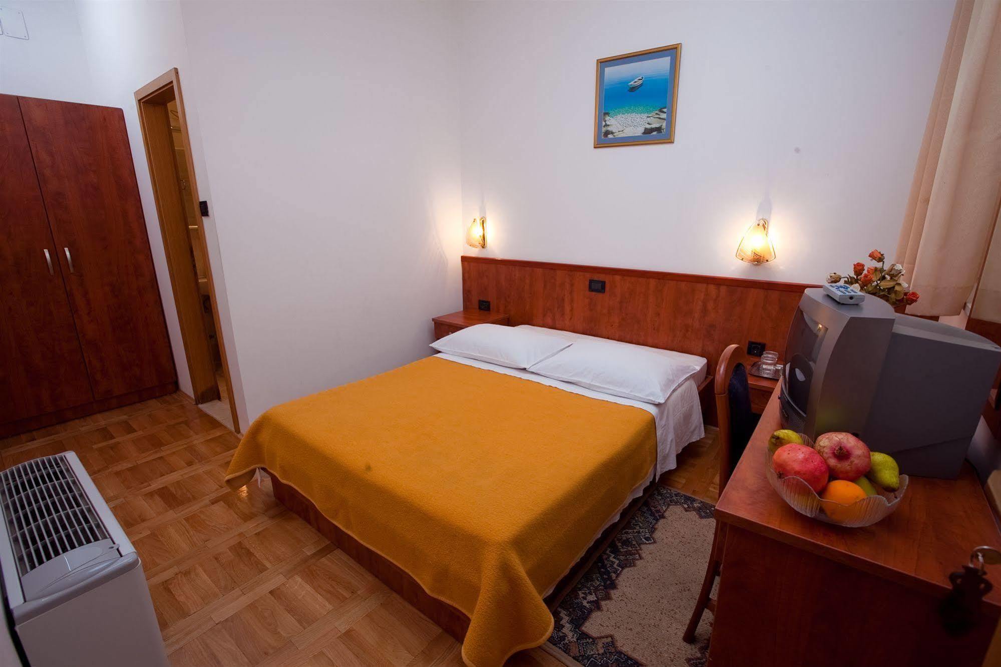 Villa Vinka Tučepi Buitenkant foto